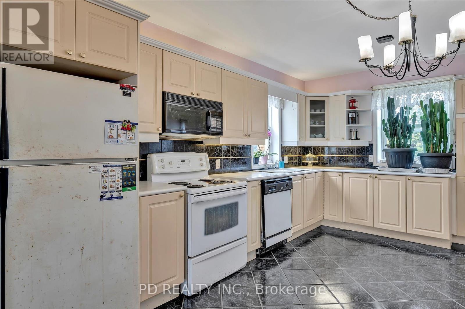 2449 Queen Mary Street, Cavan Monaghan (Cavan Twp), Ontario L0A 1C0 - Photo 23 - X12205016