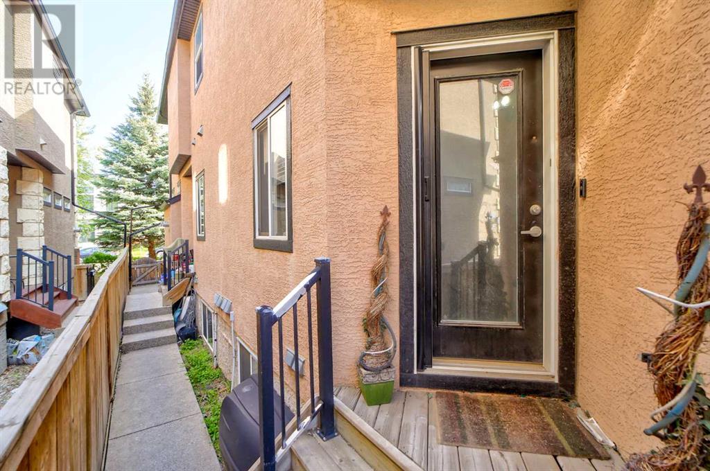 Property at #2, 221 17 Avenue NE image 3