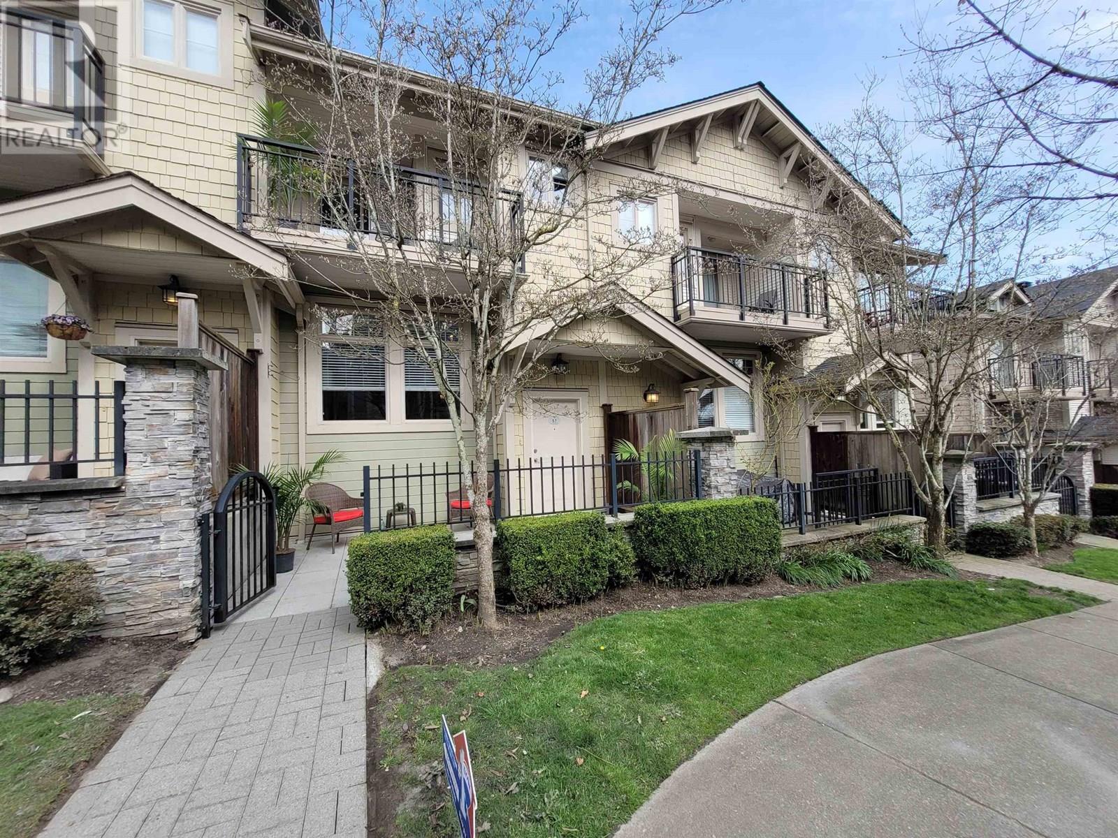 57 245 Francis Way, New Westminster, British Columbia  V3L 0A7 - Photo 2 - R3009897