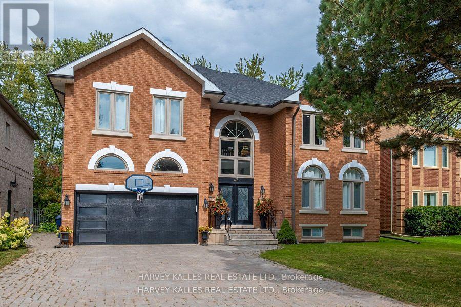 42 GRANGEMILL CRESCENT, Toronto, Ontario