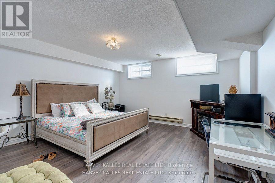 42 Grangemill Crescent, Toronto, Ontario  M3B 2J2 - Photo 33 - C12202217
