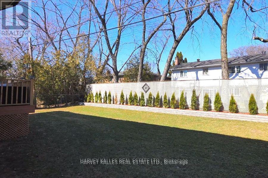 42 Grangemill Crescent, Toronto, Ontario  M3B 2J2 - Photo 35 - C12202217
