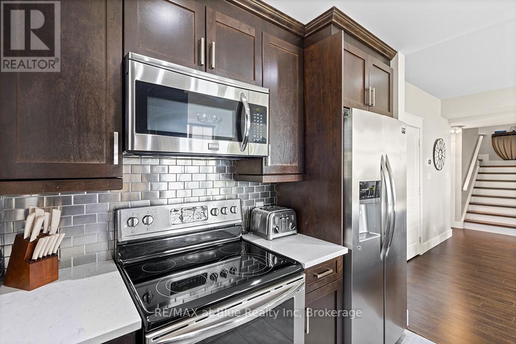 207 - 115 Fairway Court, Blue Mountains, Ontario L9Y 0V1 - Photo 19 - X12205022