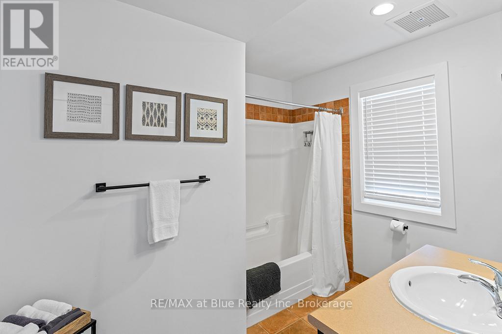 207 - 115 Fairway Court, Blue Mountains, Ontario L9Y 0V1 - Photo 29 - X12205022