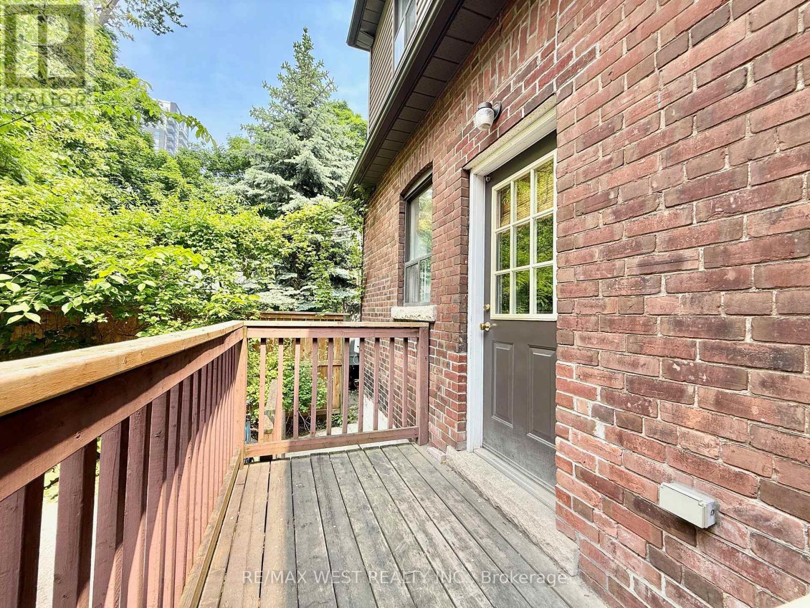1 - 12 Foxbar Road, Toronto, Ontario  M4V 2G6 - Photo 15 - C12205019
