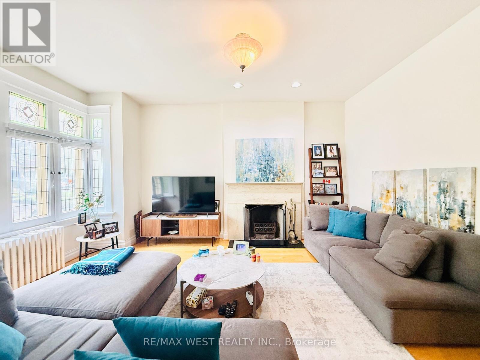 1 - 12 Foxbar Road, Toronto, Ontario  M4V 2G6 - Photo 3 - C12205019