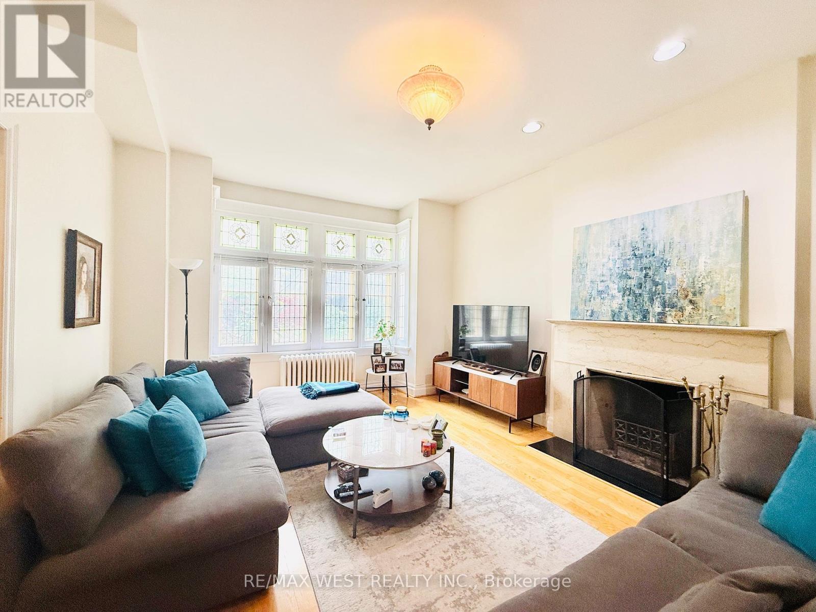 1 - 12 Foxbar Road, Toronto, Ontario  M4V 2G6 - Photo 5 - C12205019