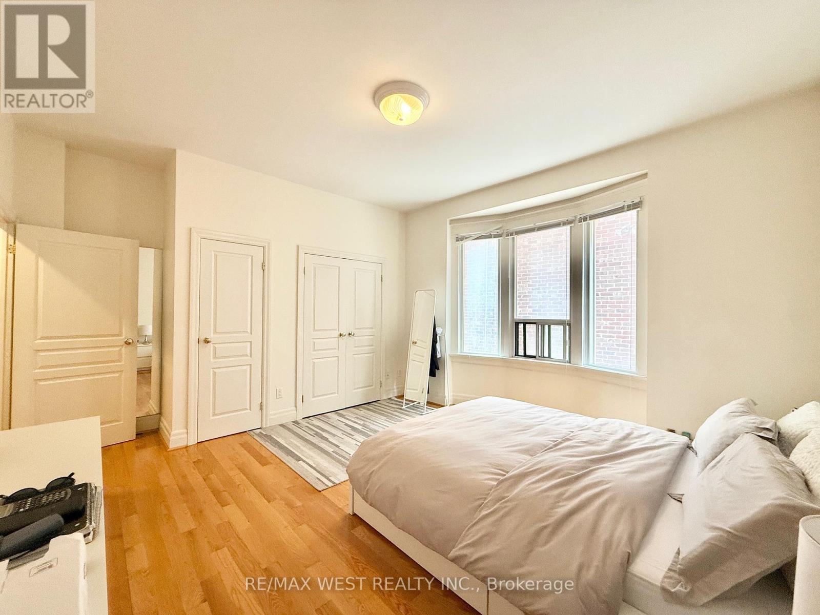 1 - 12 Foxbar Road, Toronto, Ontario  M4V 2G6 - Photo 9 - C12205019