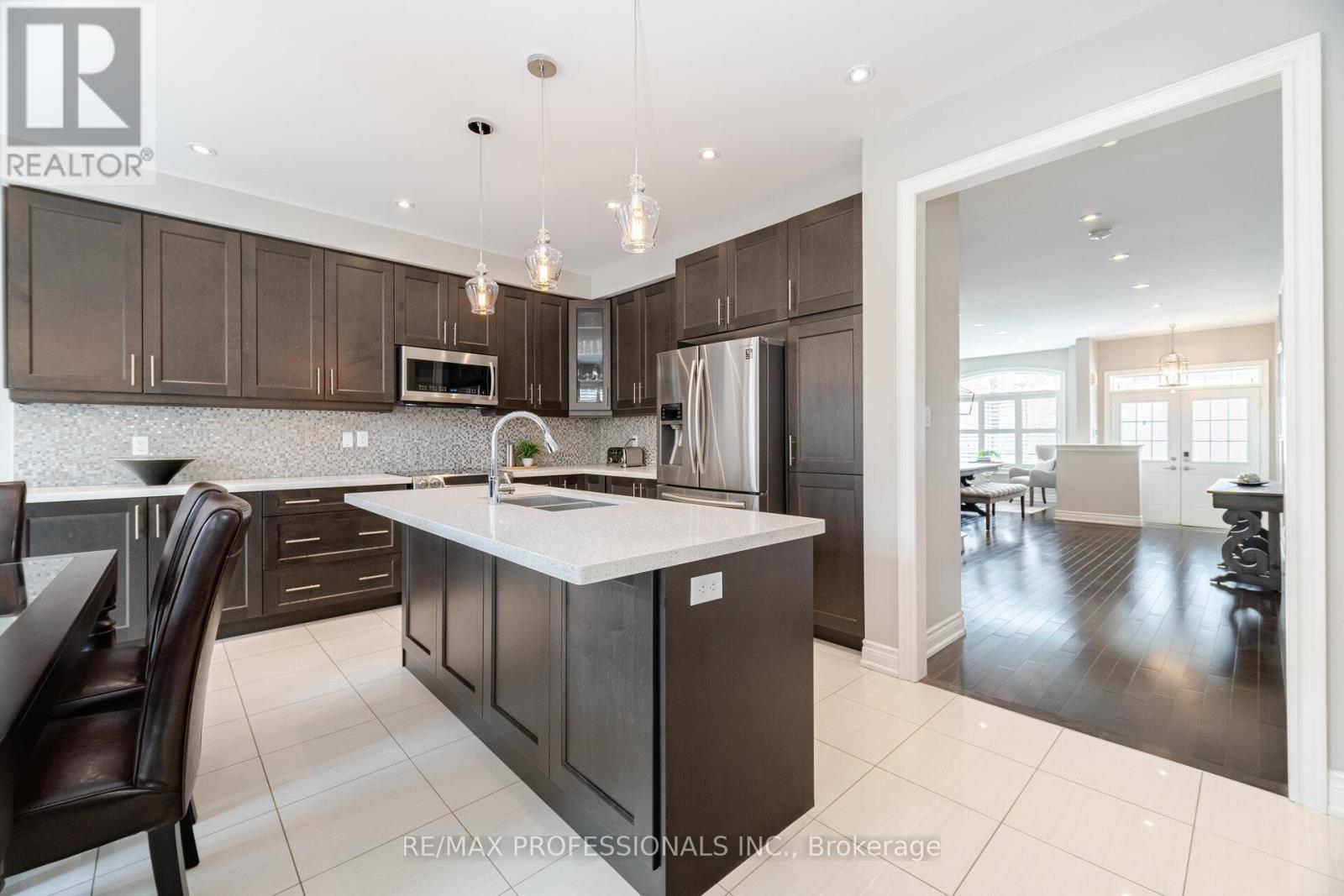 3190 Southwind Road, Mississauga, Ontario  L5M 0V8 - Photo 12 - W12204385