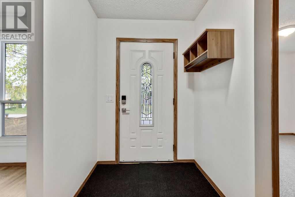 88 Castlebrook Rise Ne, Calgary, Alberta  T3J 1P1 - Photo 3 - A2223899
