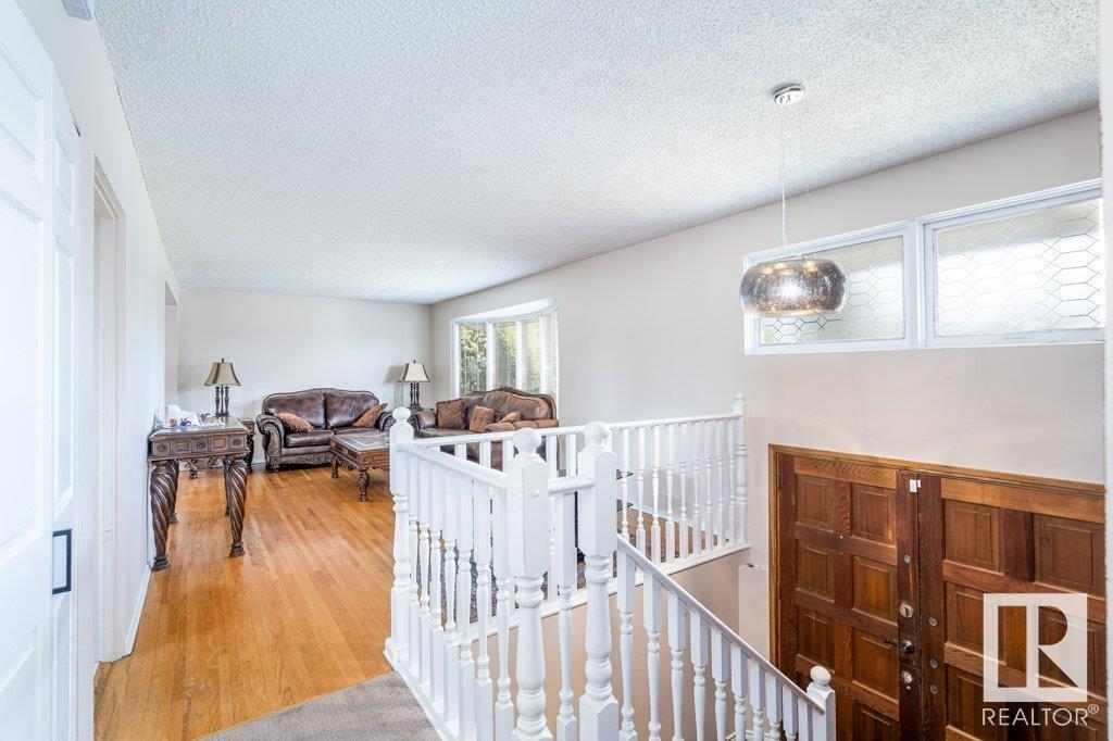 13803 133 Av Nw, Edmonton, Alberta  T5L 3T3 - Photo 3 - E4441160