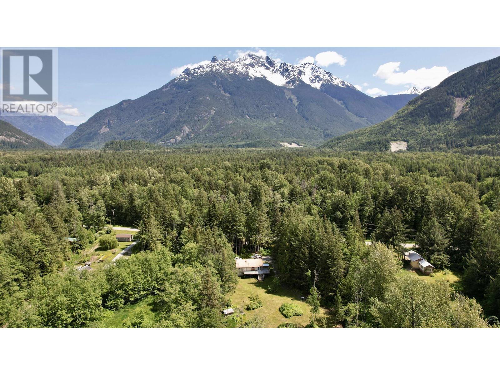 2288 Saloompt Road, Bella Coola, British Columbia  V0T 1H0 - Photo 1 - R3012498