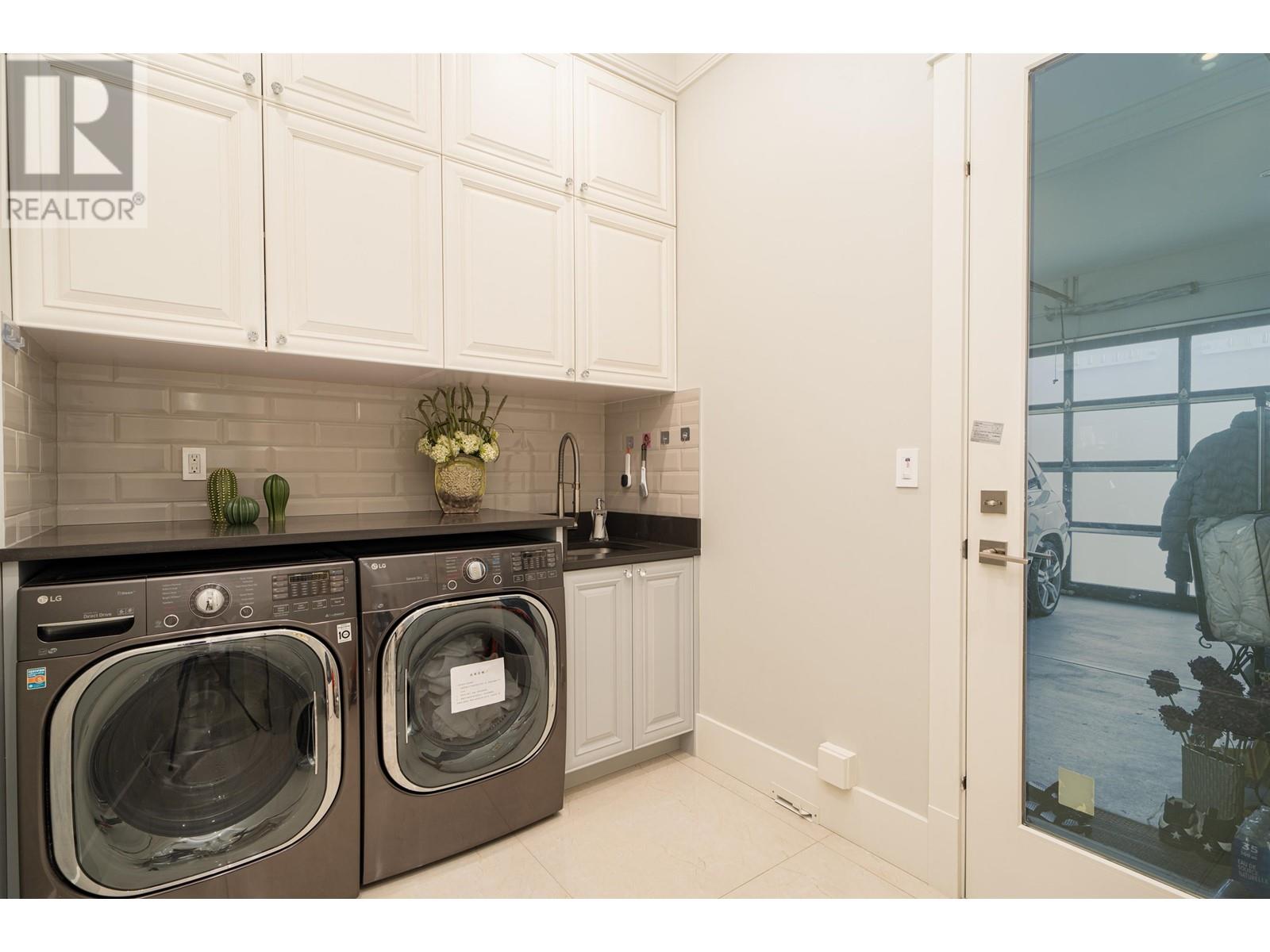 10820 Forrilon Place, Richmond, British Columbia  V7A 4G8 - Photo 30 - R3001808