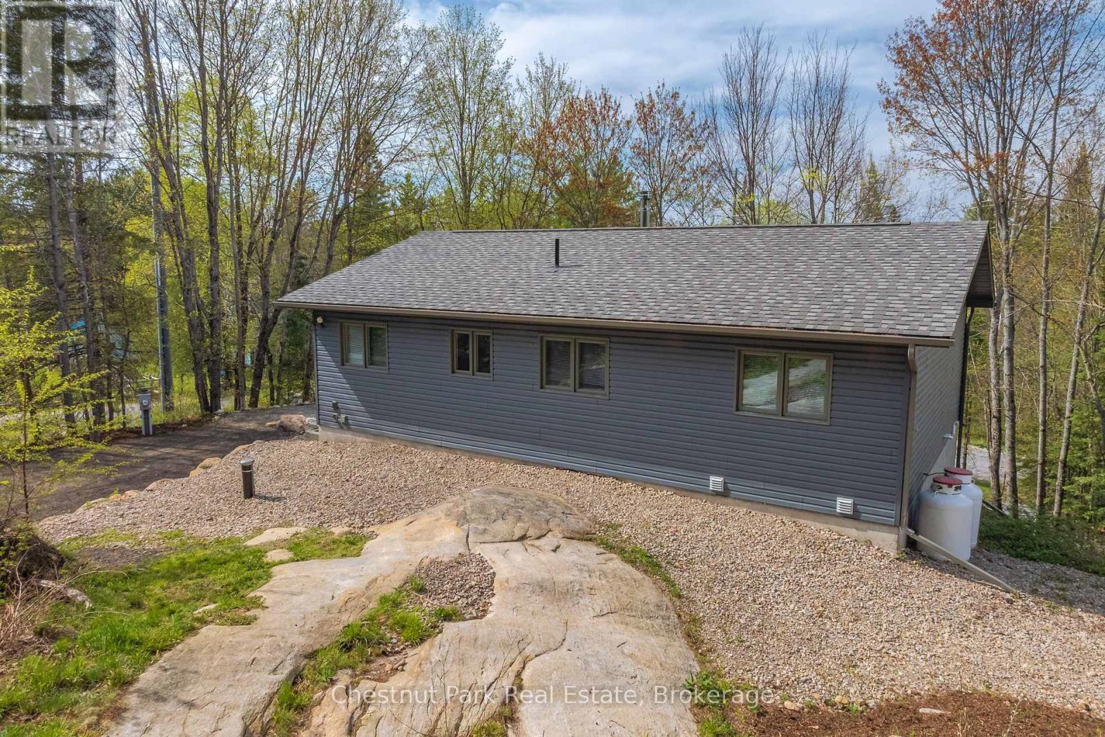 1205 Old Muskoka Road, Huntsville, Ontario  P0B 1M0 - Photo 35 - X12151232