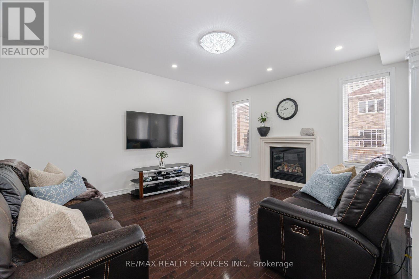 71 Vanderpool Crescent, Brampton, Ontario  L6P 3W2 - Photo 17 - W12204810