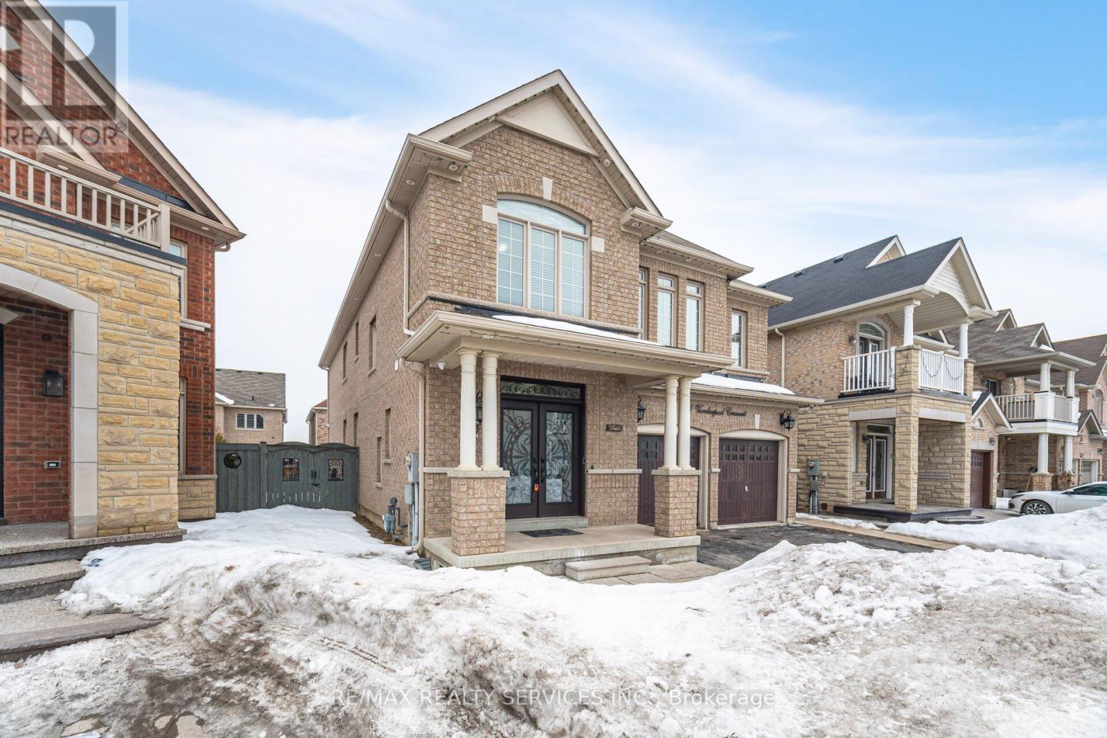 71 Vanderpool Crescent, Brampton, Ontario  L6P 3W2 - Photo 3 - W12204810