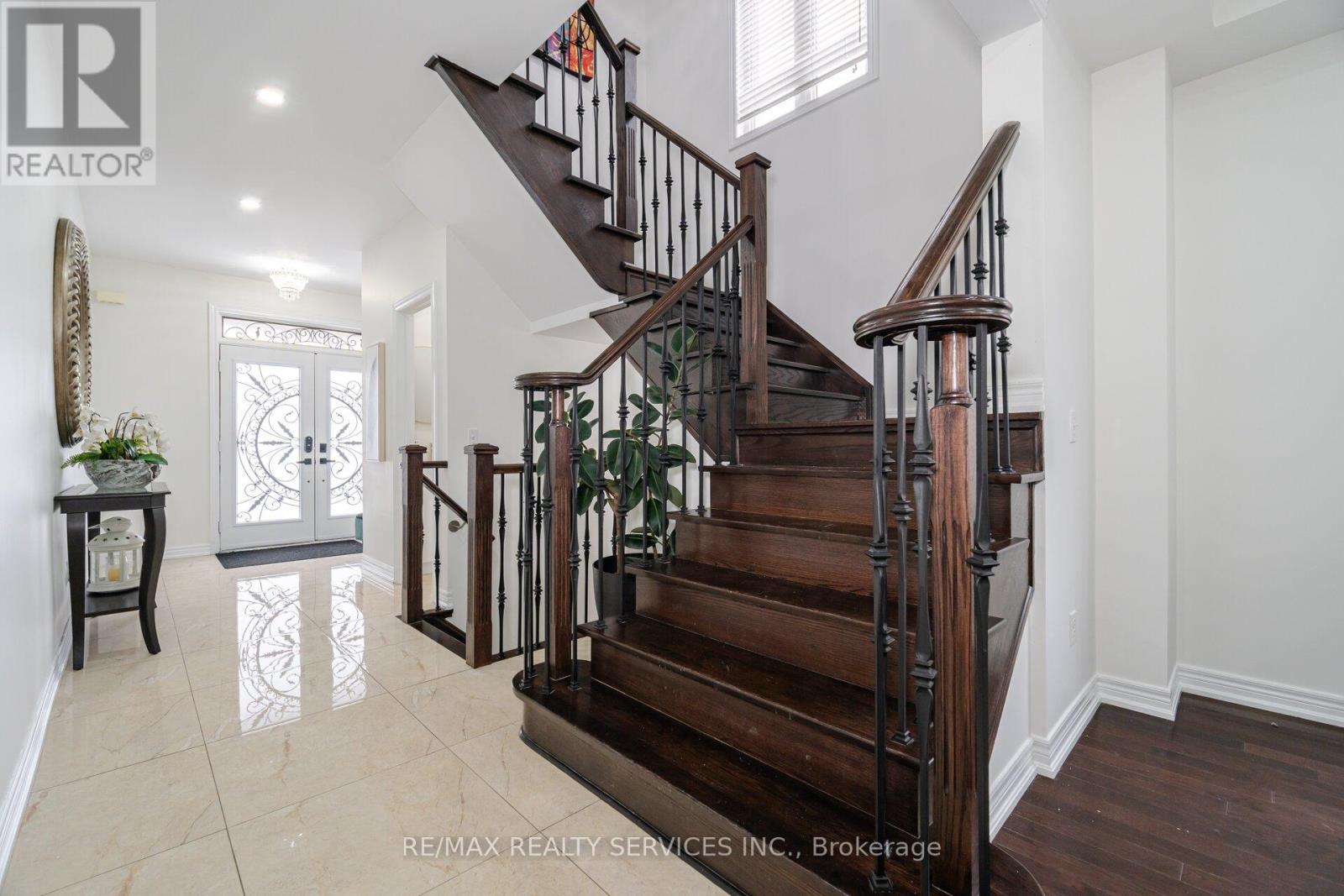 71 Vanderpool Crescent, Brampton, Ontario  L6P 3W2 - Photo 23 - W12204810