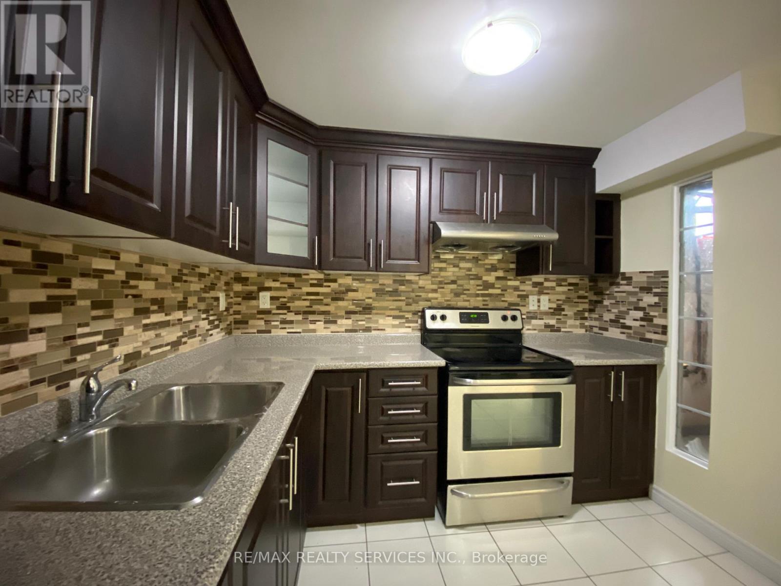 71 Vanderpool Crescent, Brampton, Ontario  L6P 3W2 - Photo 47 - W12204810