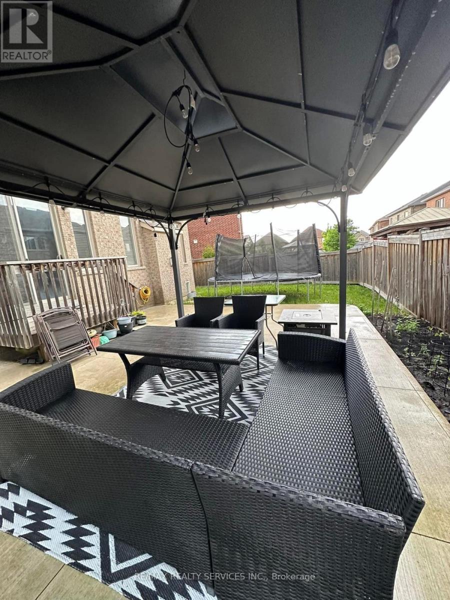 71 Vanderpool Crescent, Brampton, Ontario  L6P 3W2 - Photo 45 - W12204810