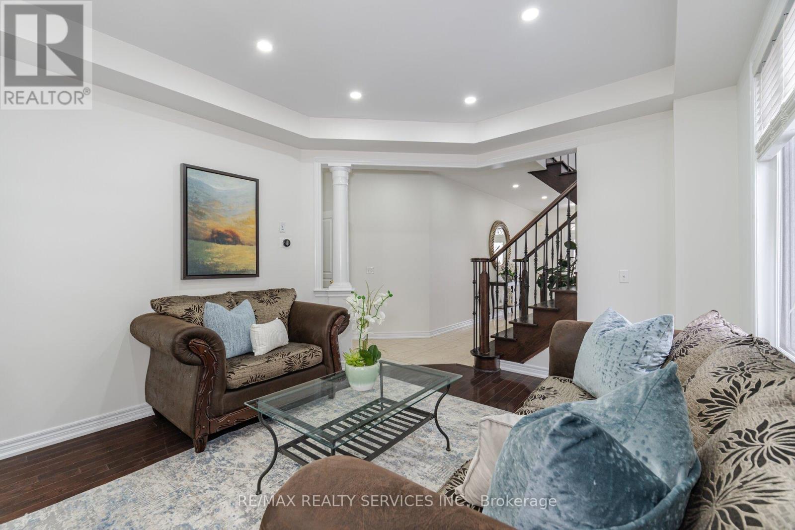 71 Vanderpool Crescent, Brampton, Ontario  L6P 3W2 - Photo 7 - W12204810