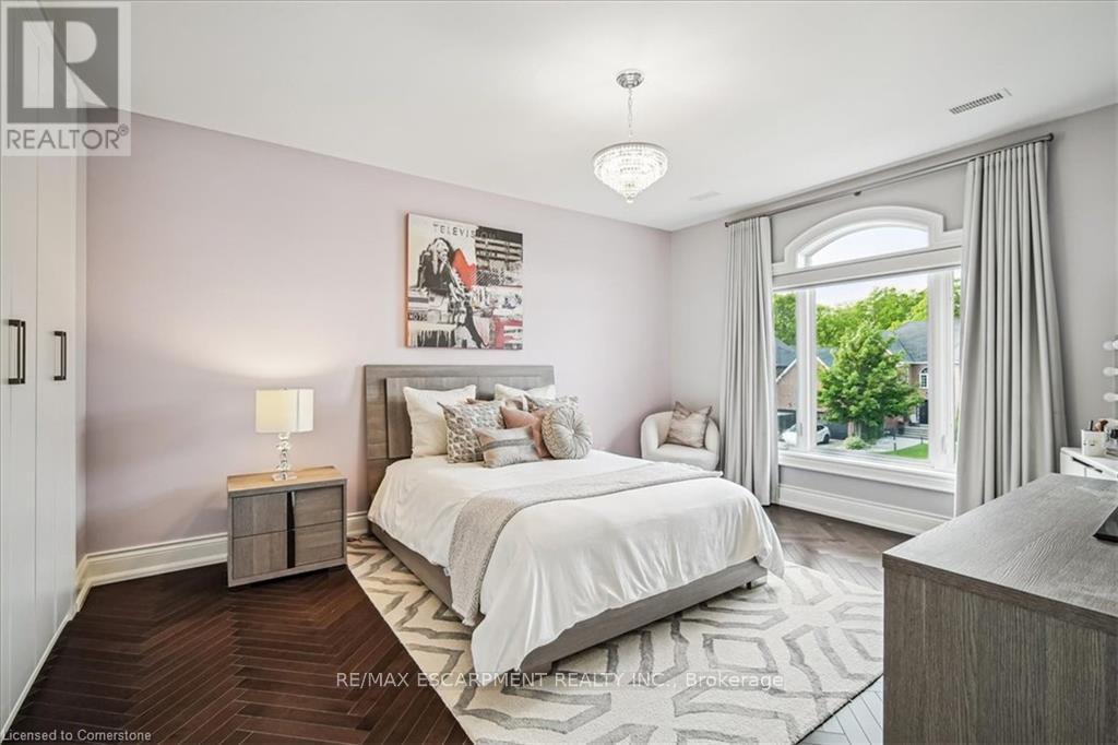 30 Parkmanor Drive, Hamilton, Ontario  L8E 5L2 - Photo 29 - X12204787