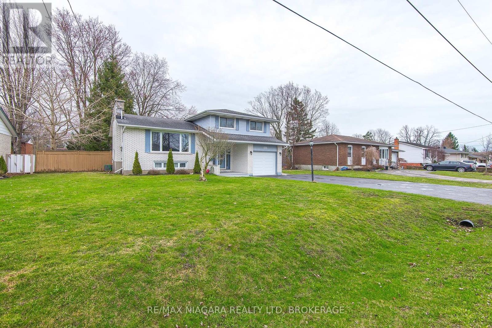 Property at 800 FERNDALE AVENUE image 3