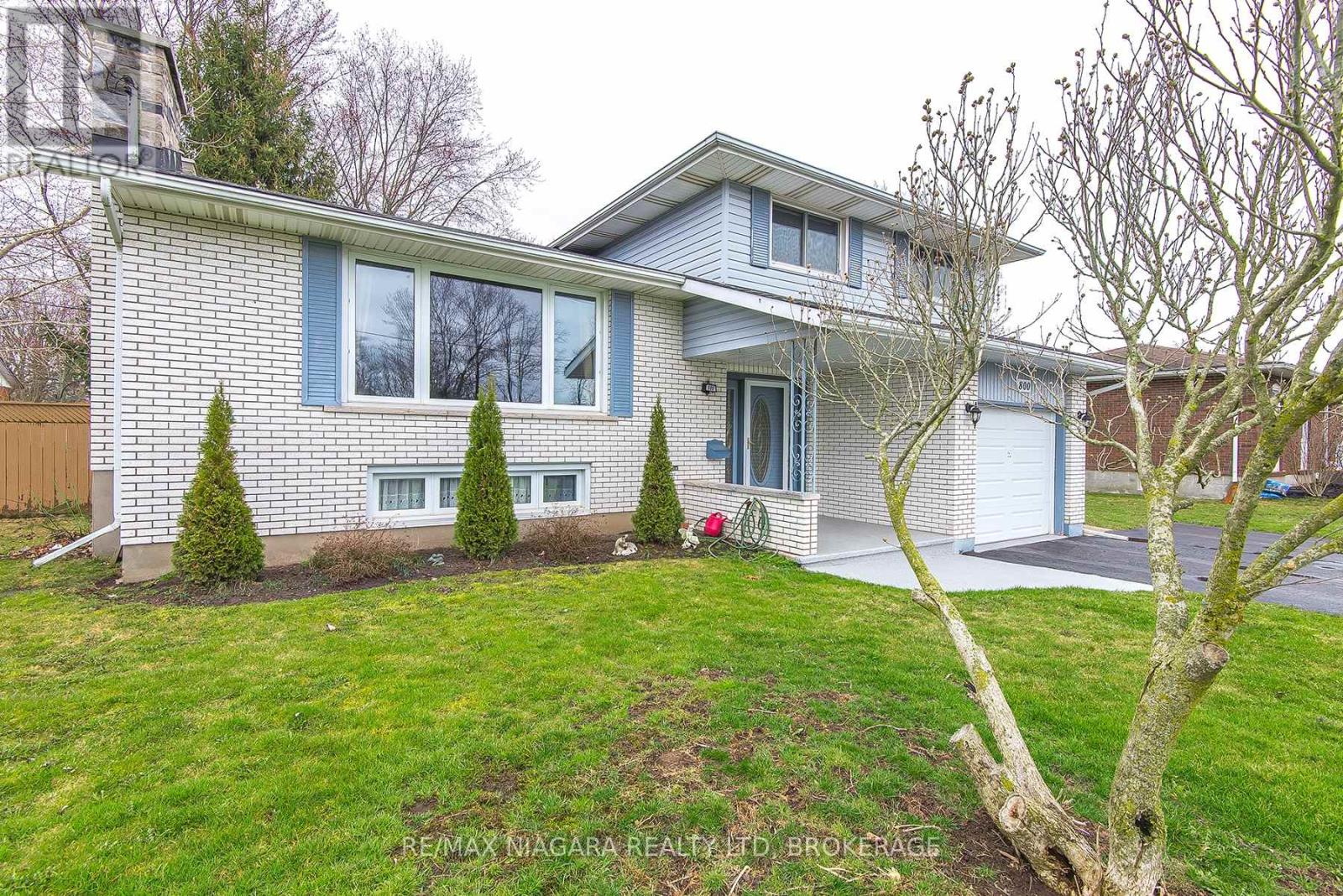 Property at 800 FERNDALE AVENUE image 5