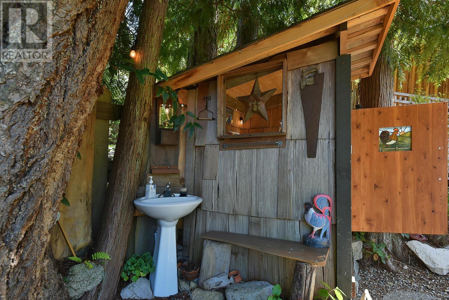 4509 Pollock Road, Madeira Park, British Columbia  V0N 2H1 - Photo 33 - R2995377