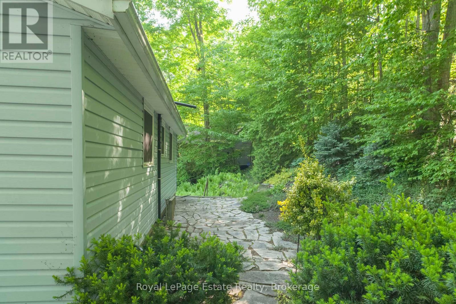 124 Maple Drive, South Bruce Peninsula, Ontario  N0H 1A0 - Photo 47 - X12205043