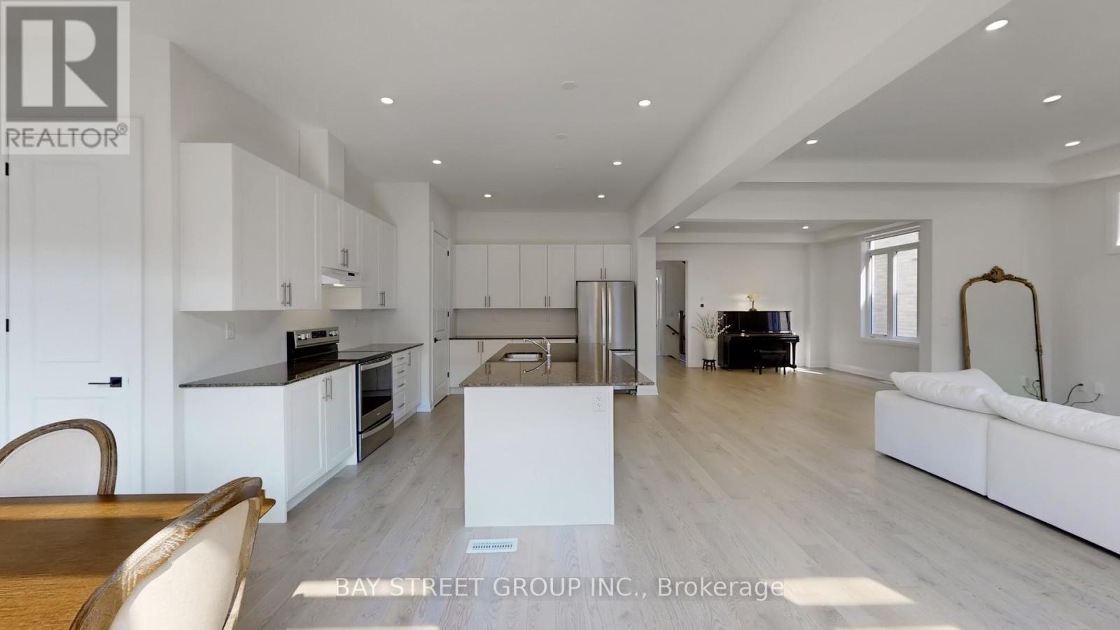 97 Halldorson Avenue, Aurora, Ontario  L4G 0C5 - Photo 8 - N12205024