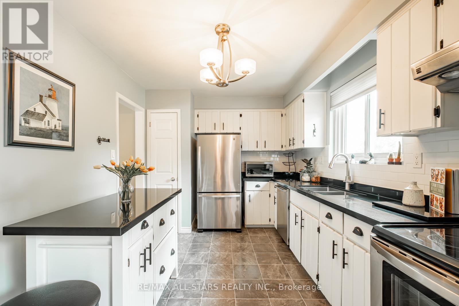 42 Clarke Street, Whitchurch-Stouffville, Ontario  L4A 3R3 - Photo 14 - N12205039