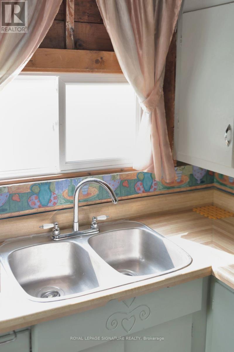 27 Thrush Lane, Prince Edward County, Ontario  K0K 2T0 - Photo 17 - X12202364