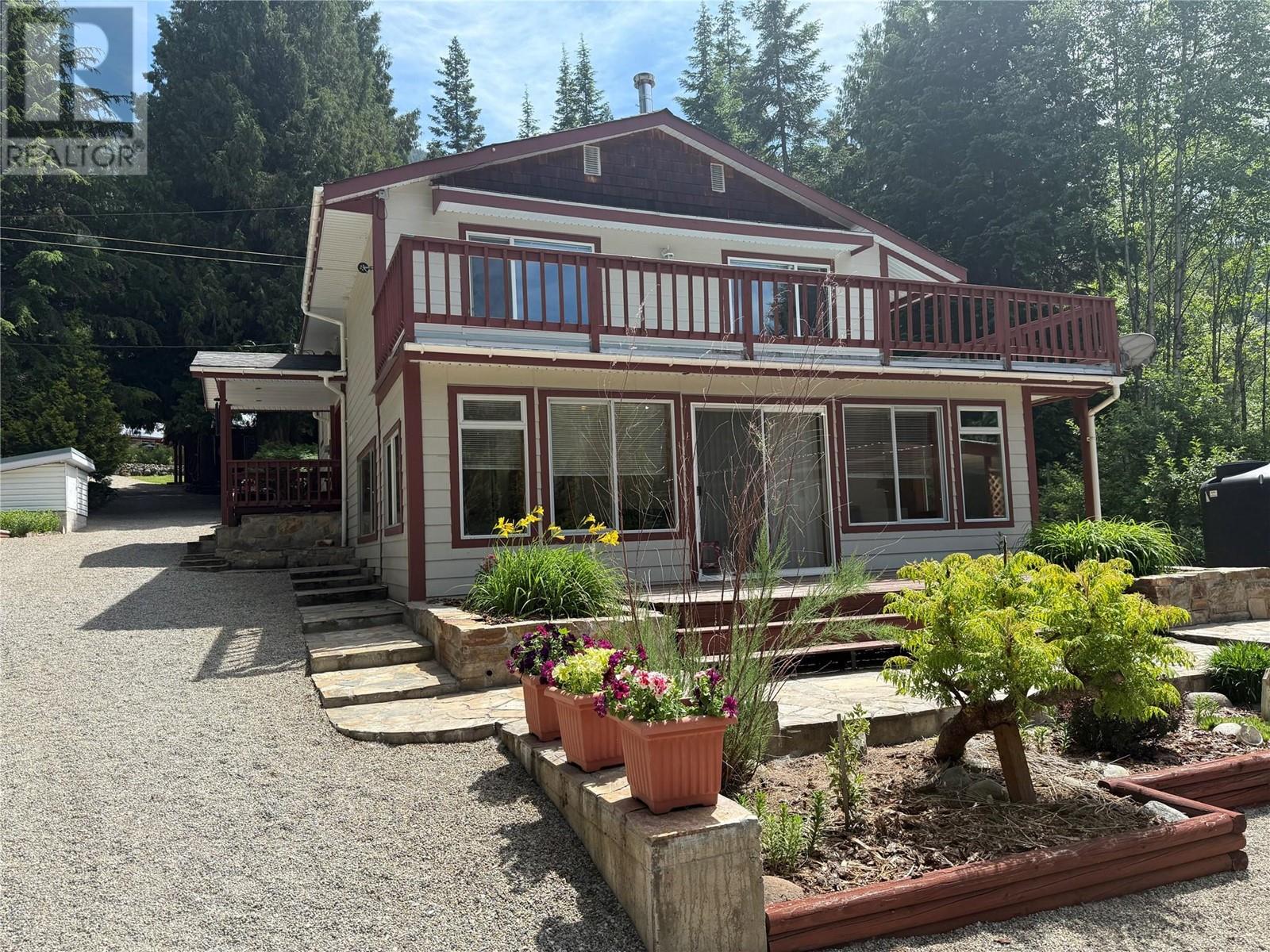 2698 Beaverbrook Road, Fruitvale, British Columbia