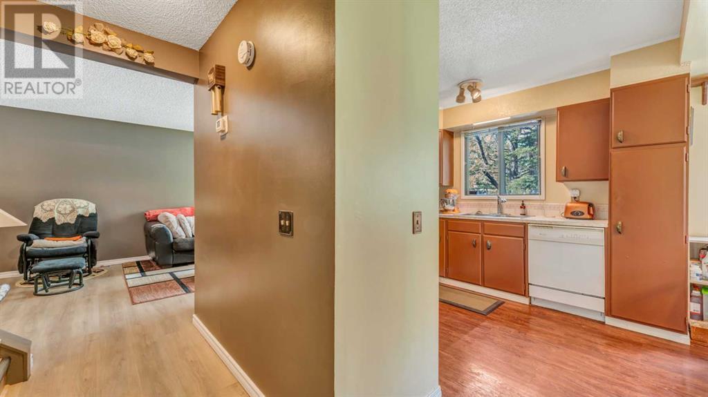 Property at 35, 336 Rundlehill Drive NE image 2