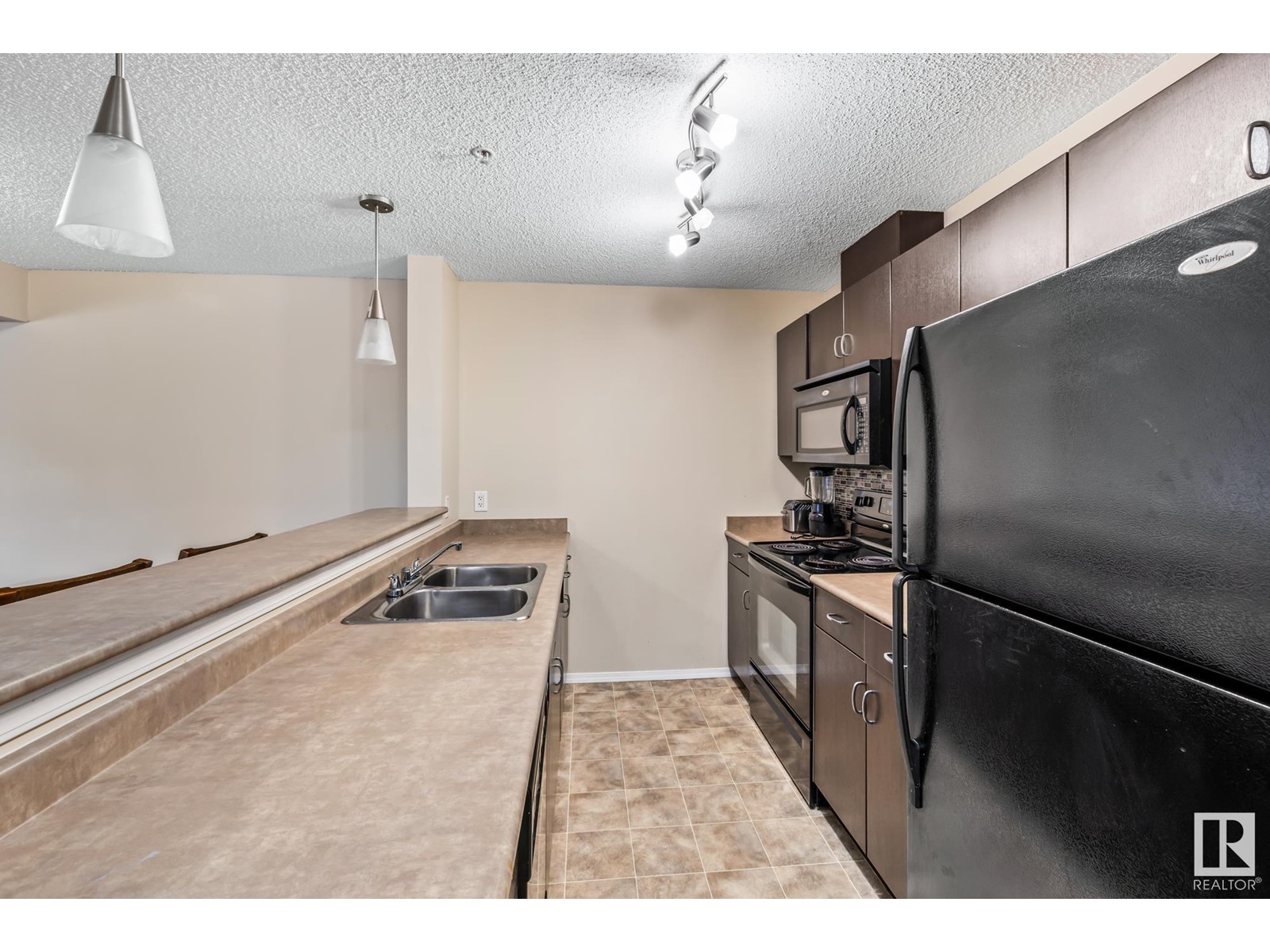 #204 1188 Hyndman Rd Nw, Edmonton, Alberta  T5A 0E9 - Photo 5 - E4441167