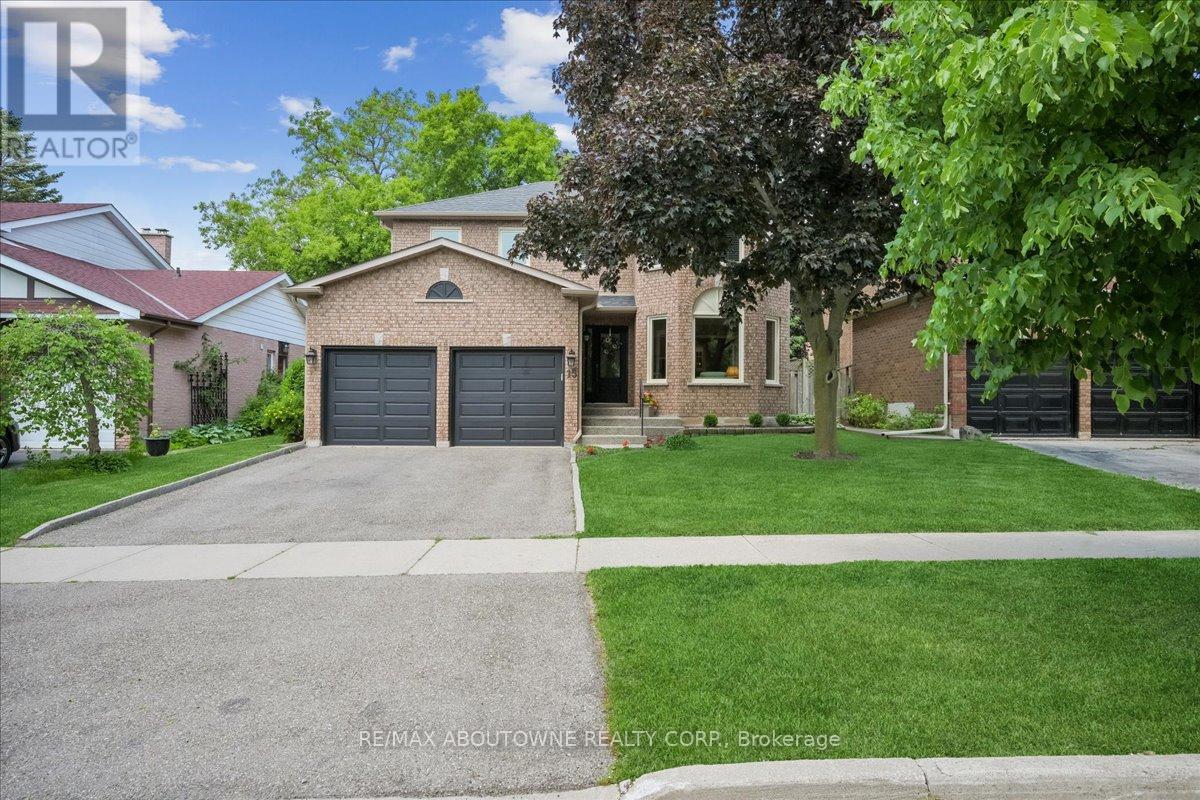 15 Culham Street, Oakville, Ontario  L6H 1G3 - Photo 1 - W12205050