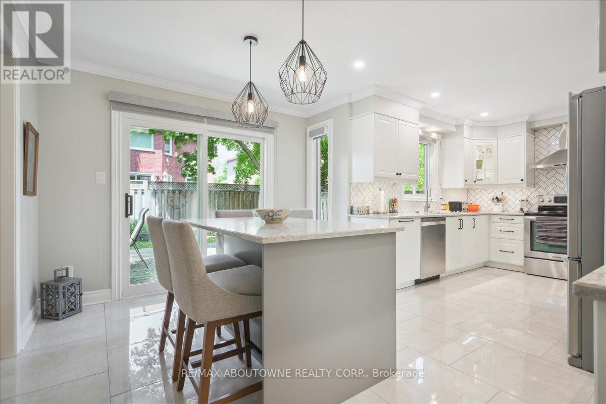 15 Culham Street, Oakville, Ontario  L6H 1G3 - Photo 14 - W12205050