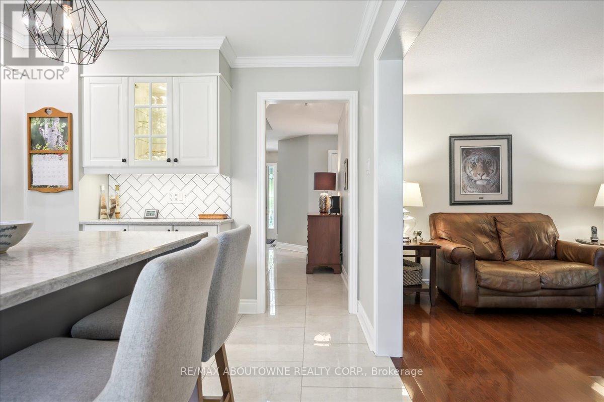 15 Culham Street, Oakville, Ontario  L6H 1G3 - Photo 16 - W12205050