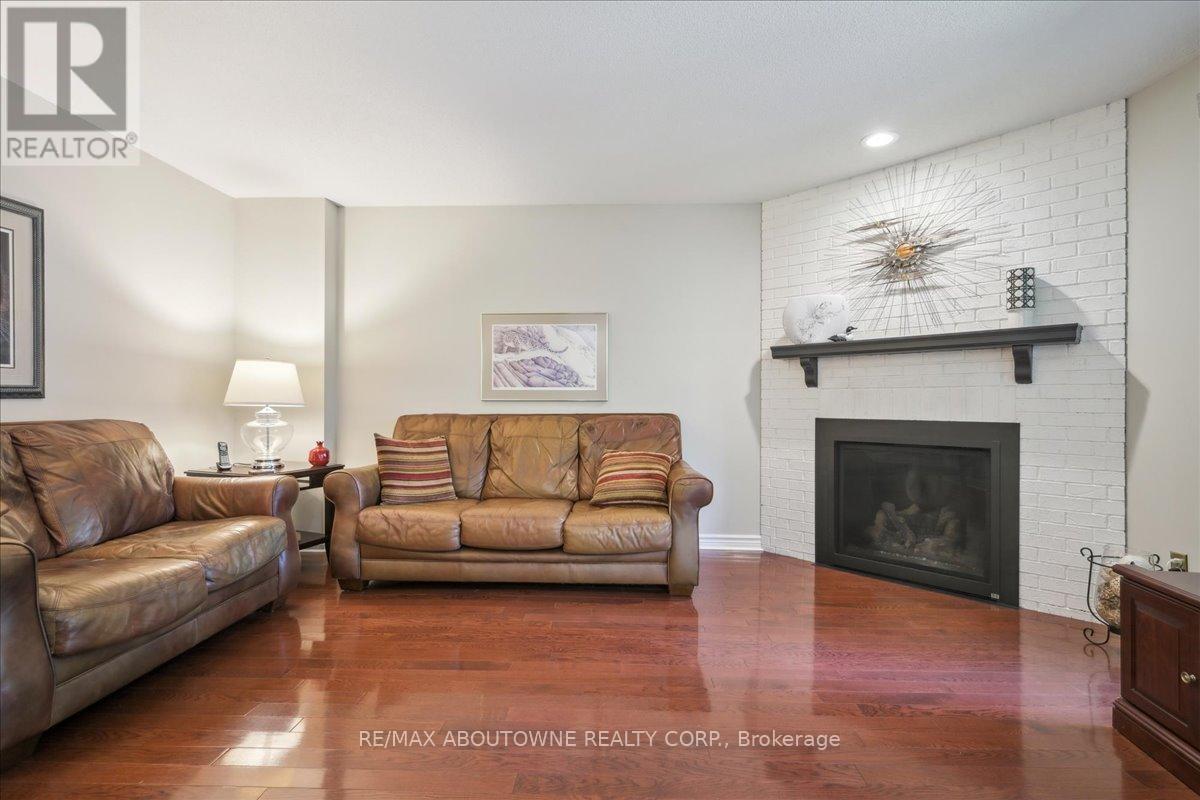 15 Culham Street, Oakville, Ontario  L6H 1G3 - Photo 17 - W12205050