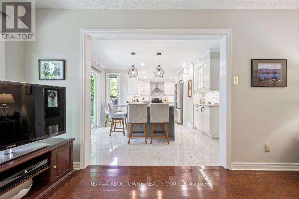 15 Culham Street, Oakville, Ontario  L6H 1G3 - Photo 19 - W12205050