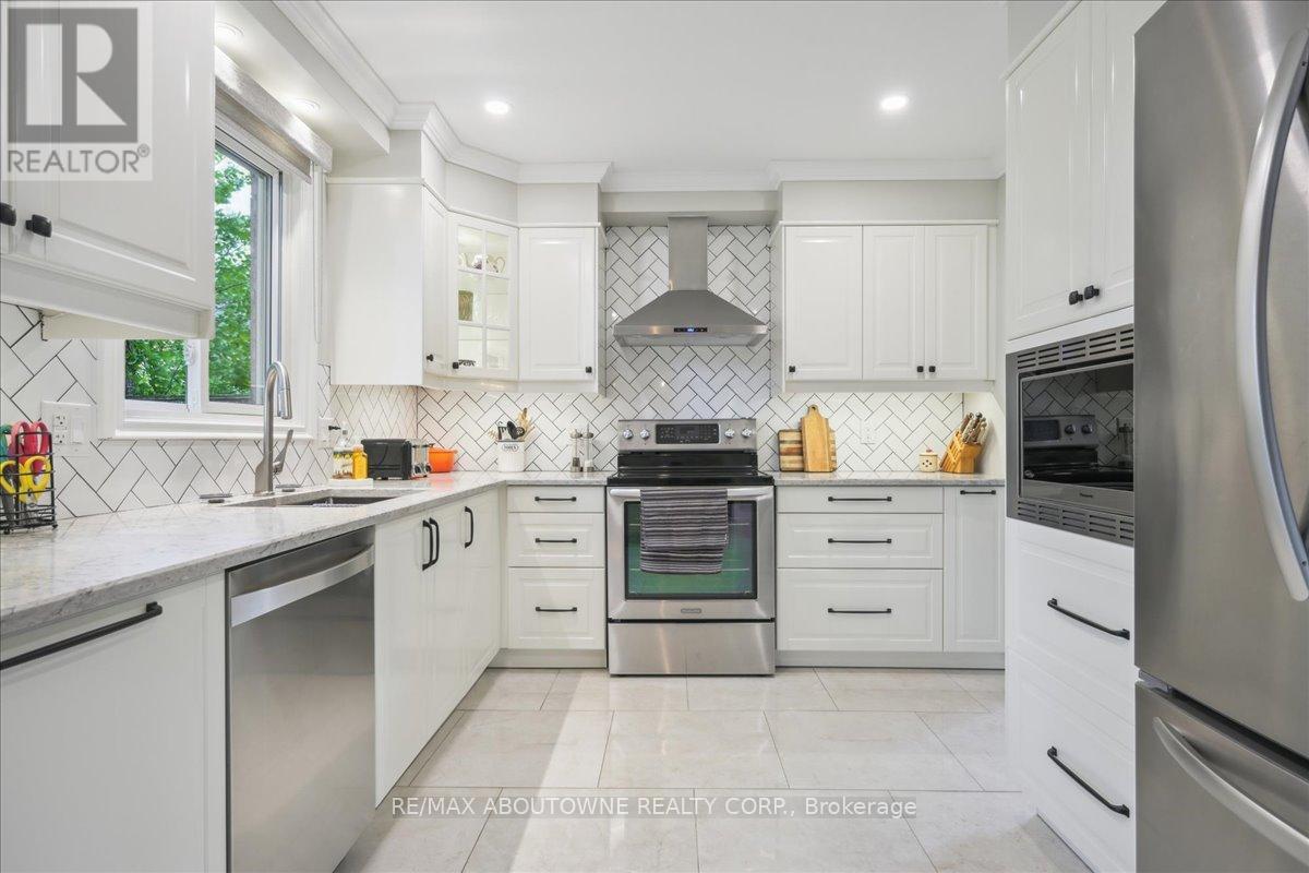 15 Culham Street, Oakville, Ontario  L6H 1G3 - Photo 20 - W12205050