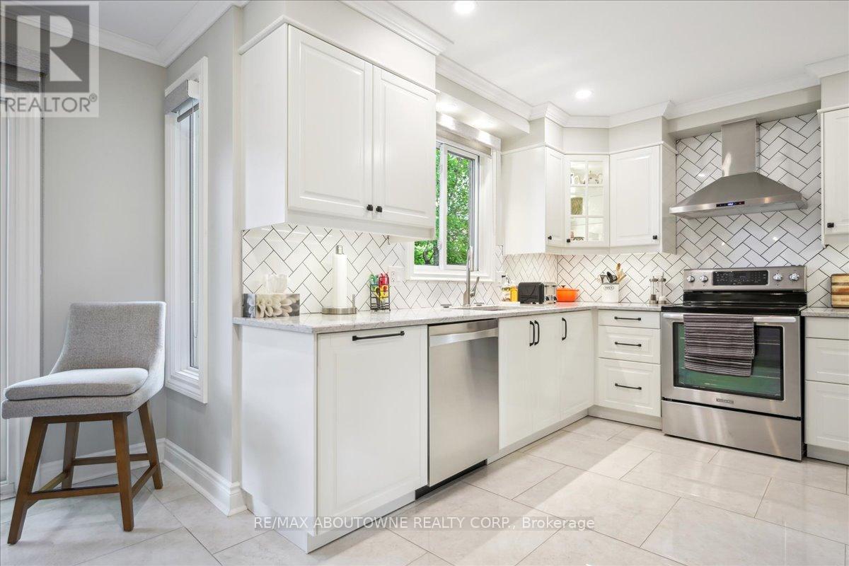 15 Culham Street, Oakville, Ontario  L6H 1G3 - Photo 21 - W12205050