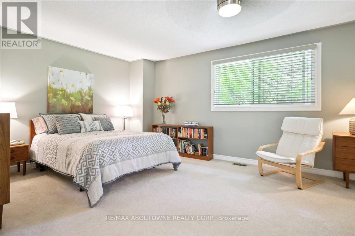 15 Culham Street, Oakville, Ontario  L6H 1G3 - Photo 27 - W12205050