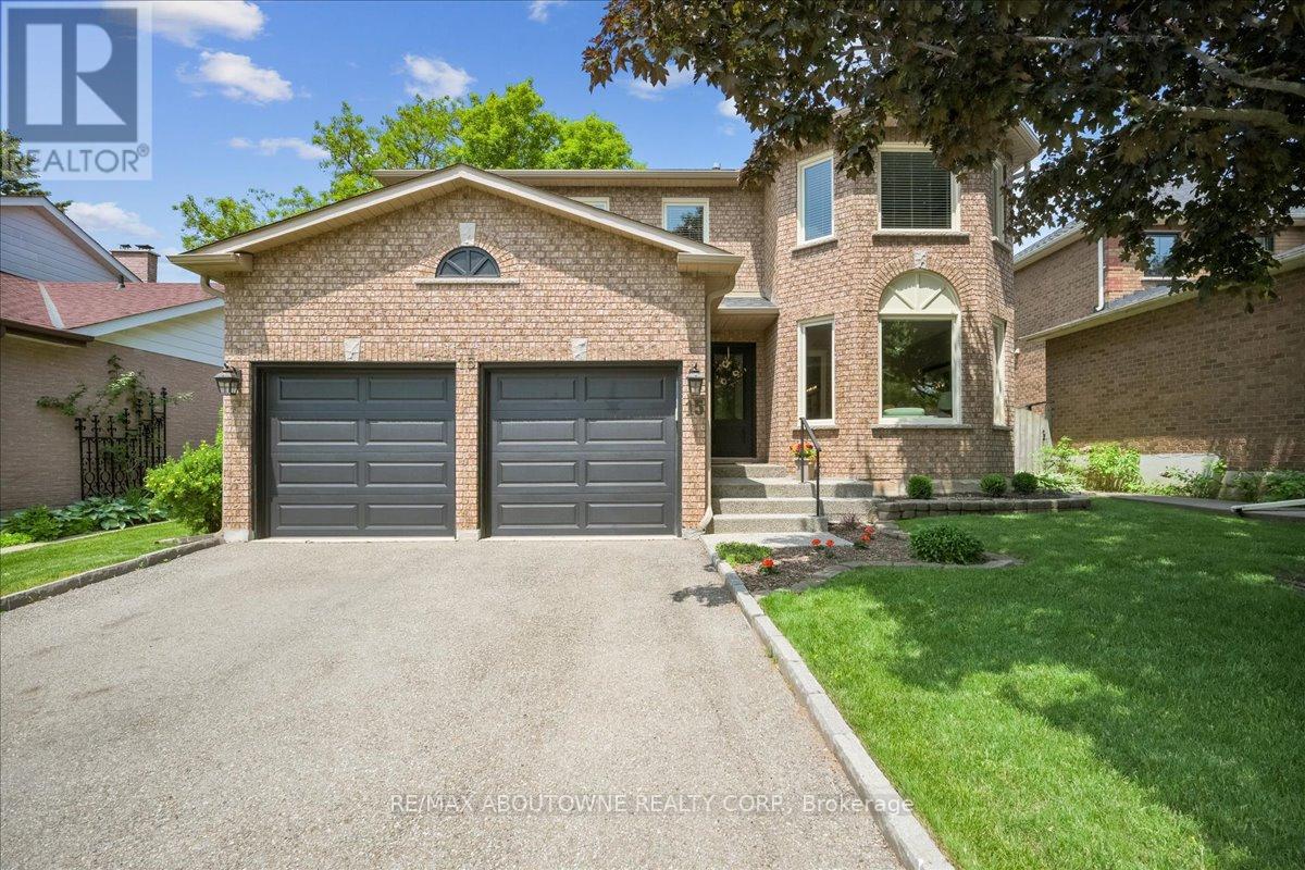 15 Culham Street, Oakville, Ontario  L6H 1G3 - Photo 3 - W12205050