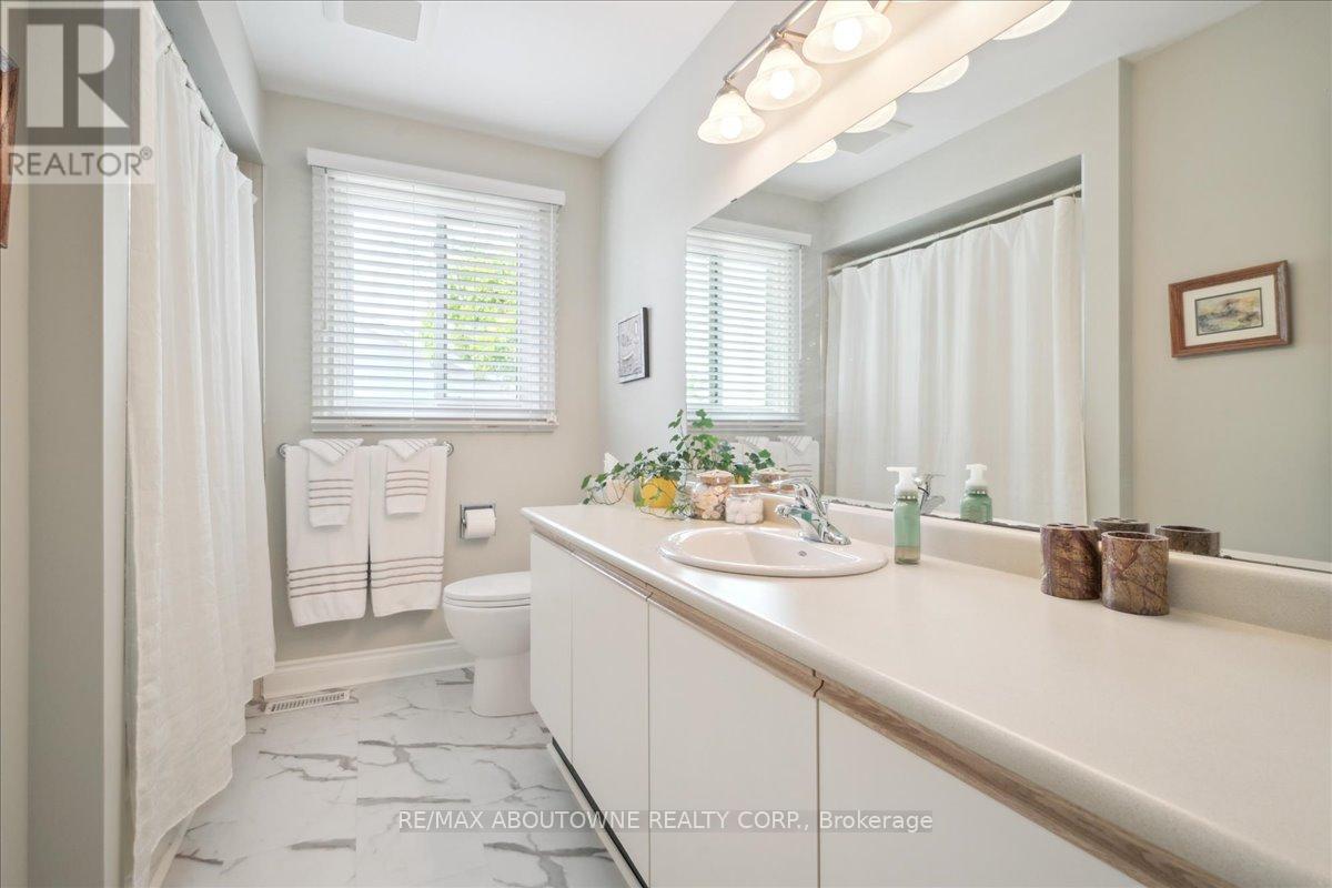 15 Culham Street, Oakville, Ontario  L6H 1G3 - Photo 31 - W12205050