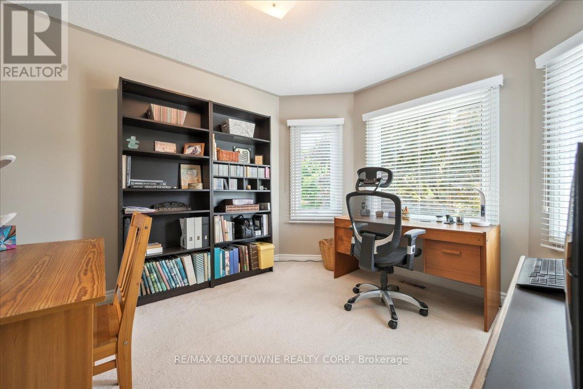 15 Culham Street, Oakville, Ontario  L6H 1G3 - Photo 33 - W12205050