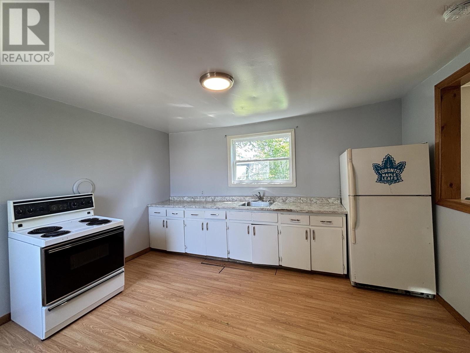 11 Ashby Road, Sydney, Nova Scotia  B1P 2R7 - Photo 4 - 202513636