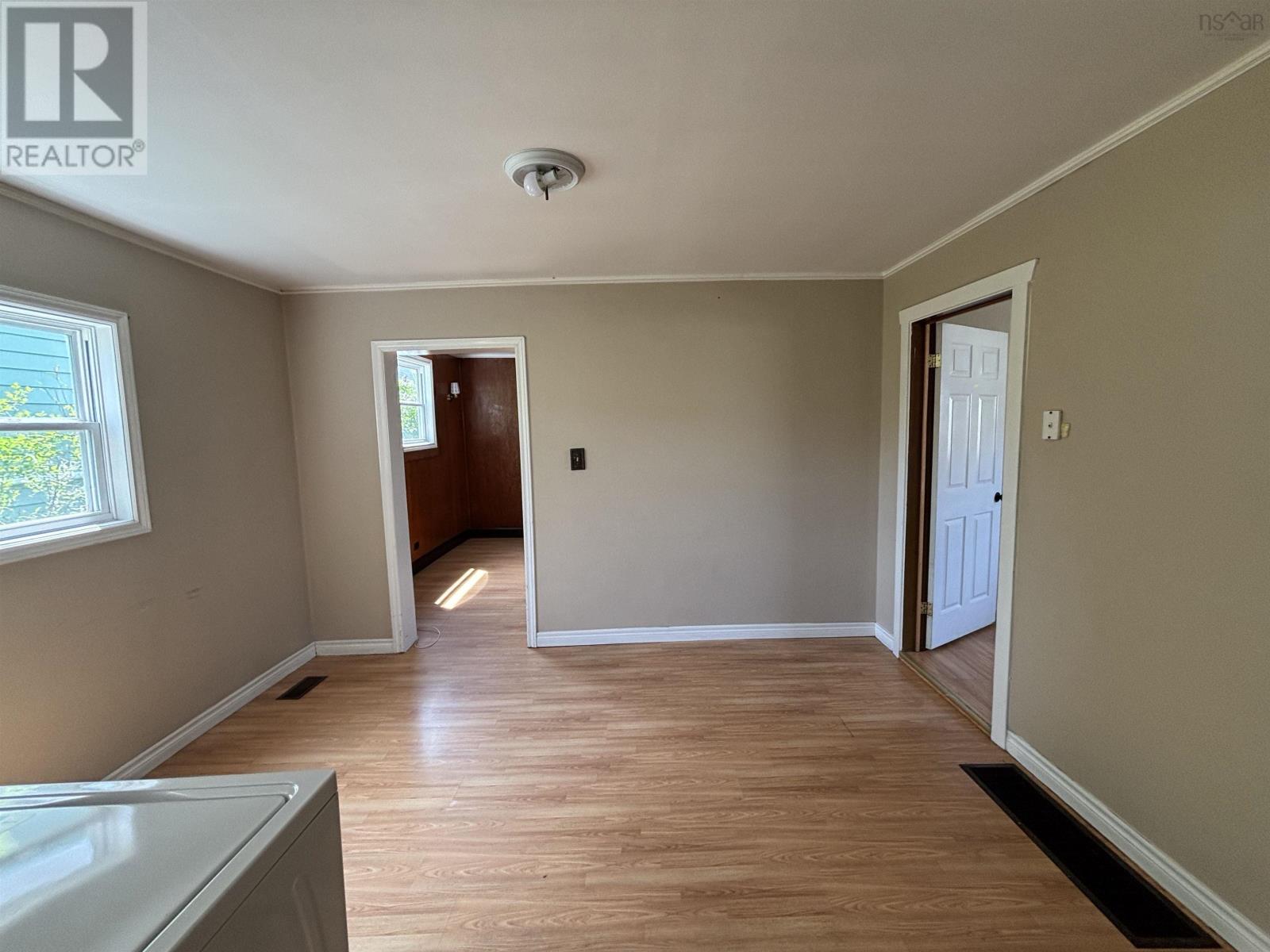 11 Ashby Road, Sydney, Nova Scotia  B1P 2R7 - Photo 3 - 202513636