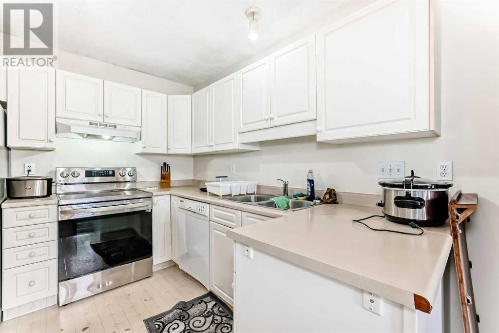 Property at 66 Del Monica Villas NE image 2