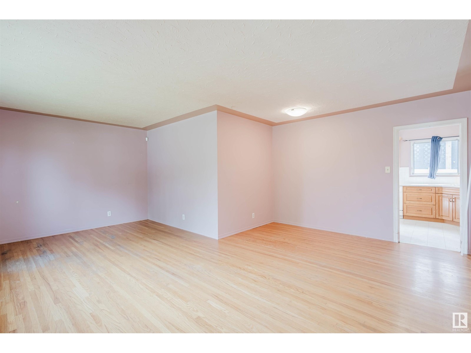 Property at 13207 131A AV NW image 5